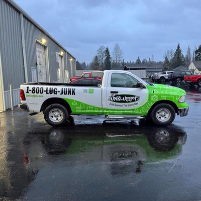 Junk-Luggers-trailer-wrap-2