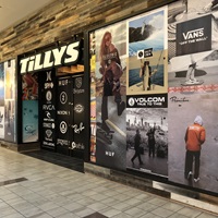 Storefront-Photo-Jul-22-2018-8-45-12
