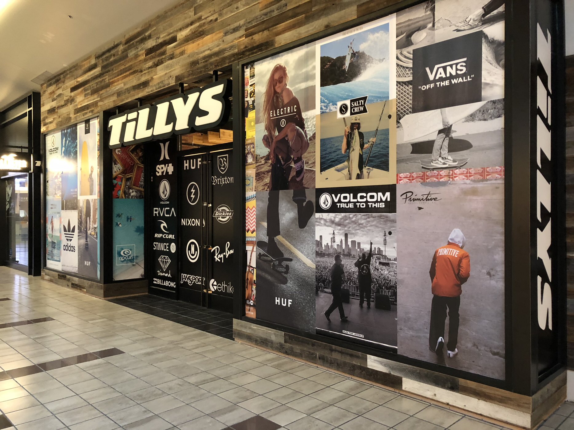 Storefront-Photo-Jul-22-2018-8-45-12
